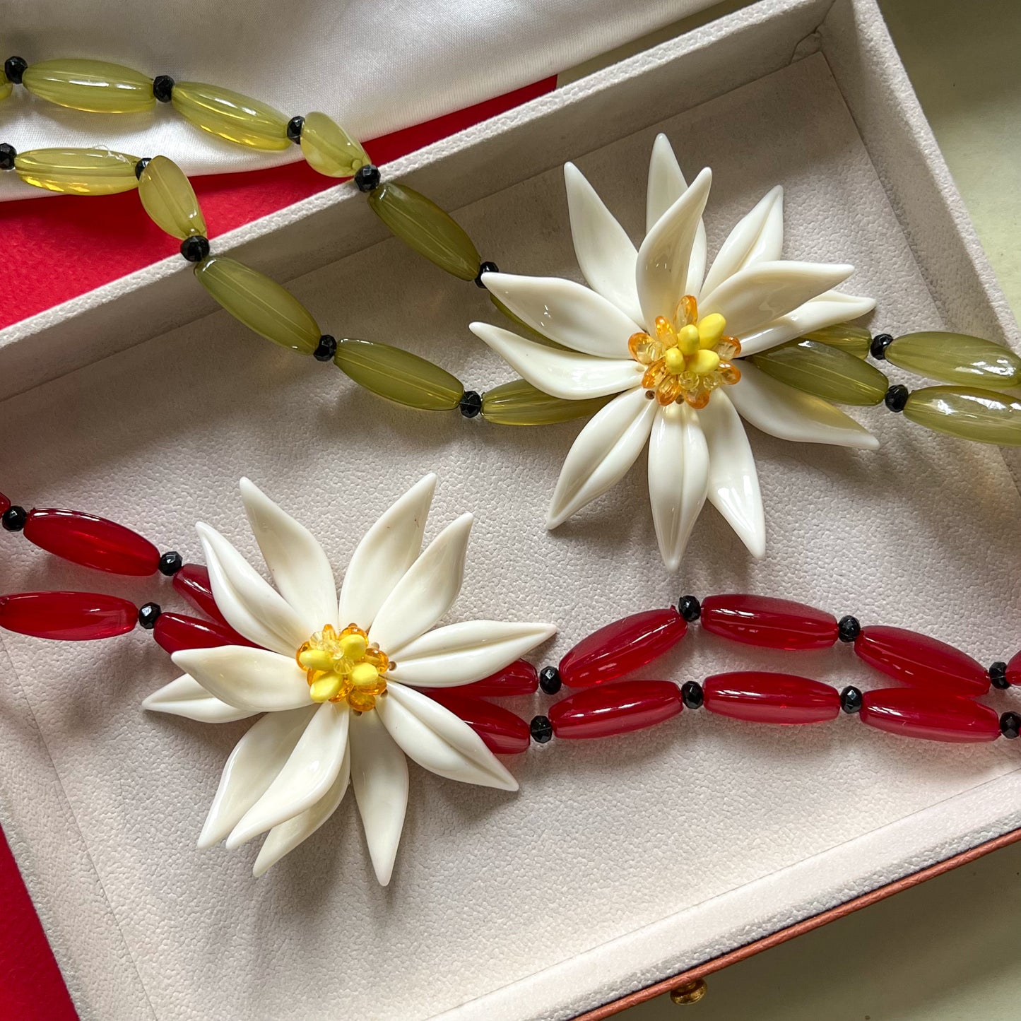 Tropical Flower Detailed Handmade Beaded Neckpiece