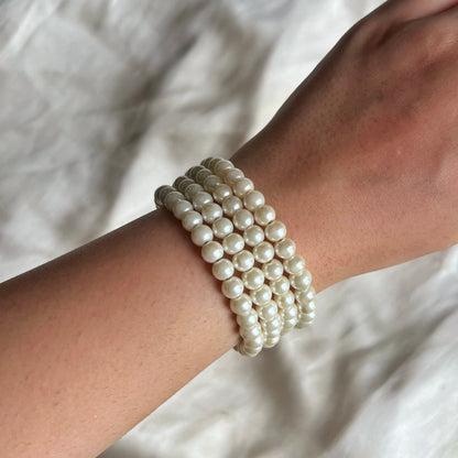 Pearl Spiral Hand Cuff