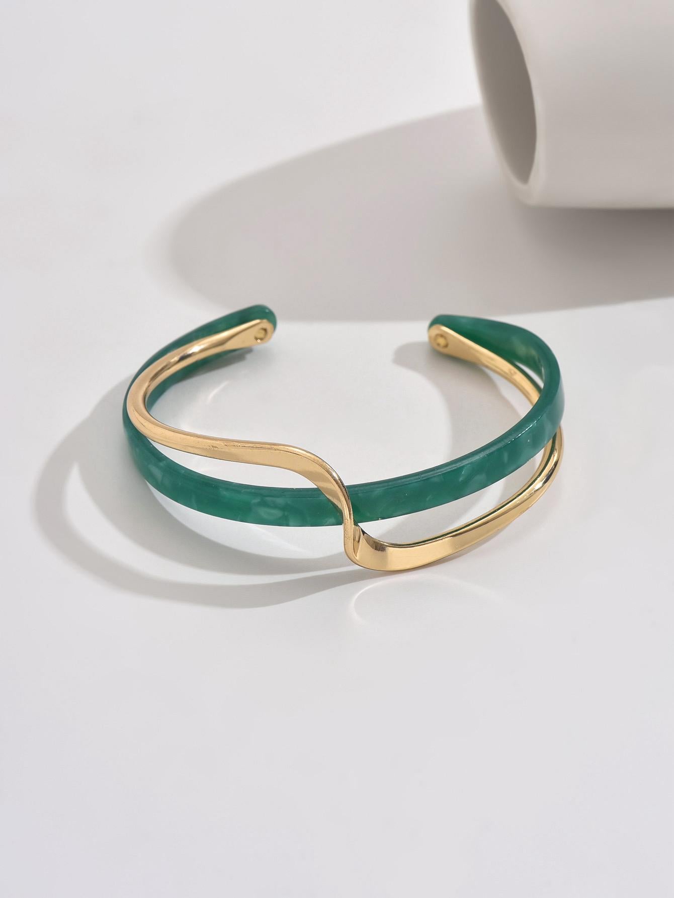 Emerald Horizon HandCuff