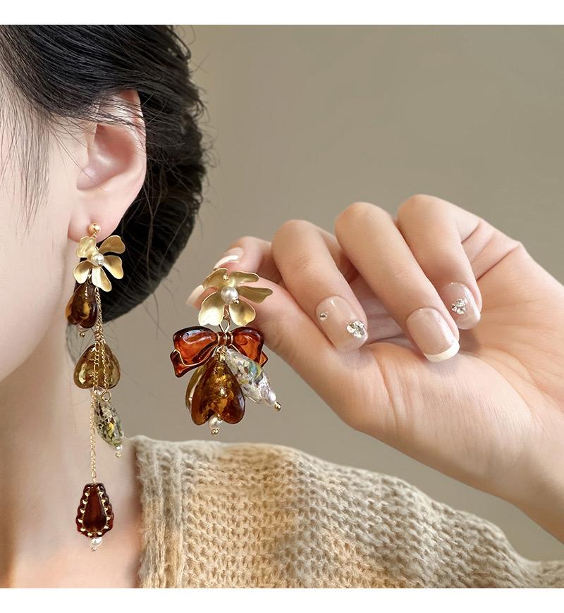 Mismatched Golden Bloom Drop Earrings