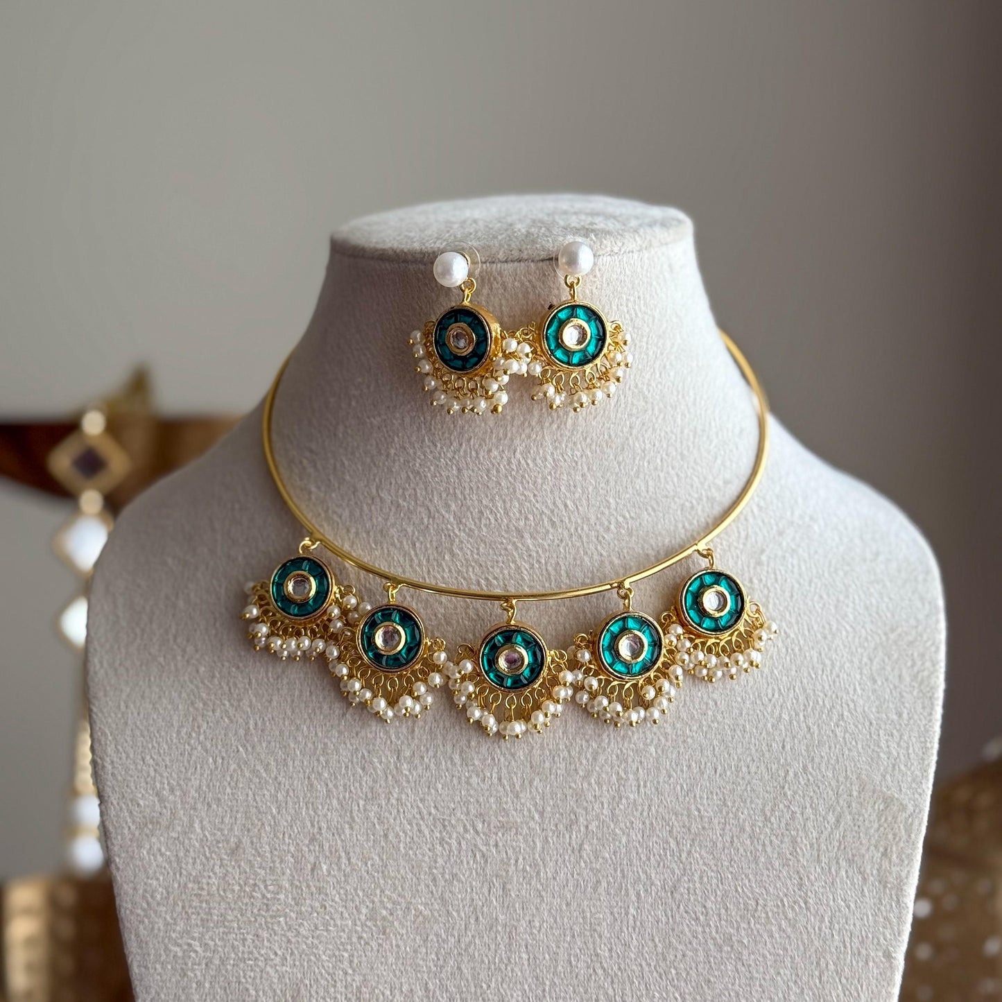 Gulzar Hnadmade Kundan Hasli