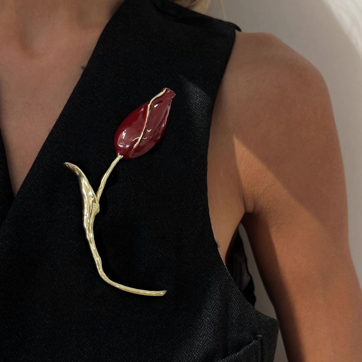 Tulip Metal Brooch